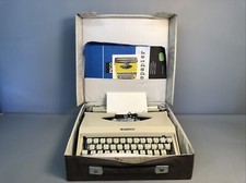 Mercedes | Schreibmaschine