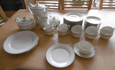 Kaffee- / Teeservice für 11 Personen / 40 teilig von Kahla mit Gold + Grün