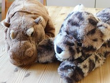 2 dekorative  Plüschtiere  v