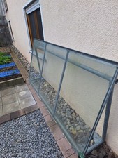 Vordach aus Glas mit Verzinktem Metallrahmen – stabil & wetterfes