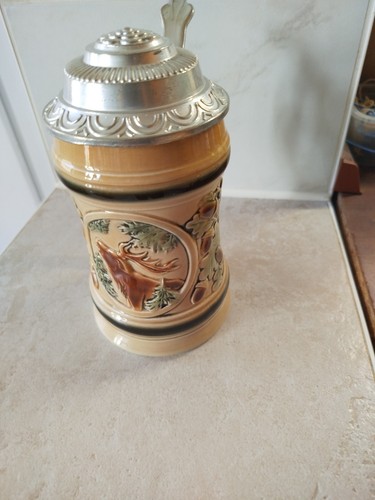 Bierkrug mit zinndeckel - bierkrug,
