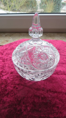 BOMBONIERE