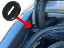 Gummi am Scharnier für