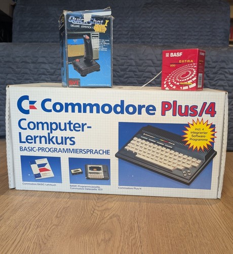 Commodore plus 2 datasette - commodore,