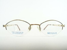 Dezente Damenbrille aus Titan