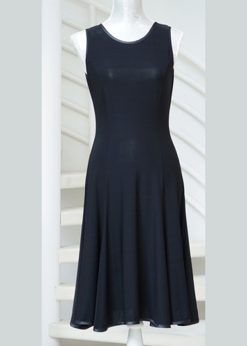 Schwarzes trainings kleid - schwarzes, trainings-kleid
