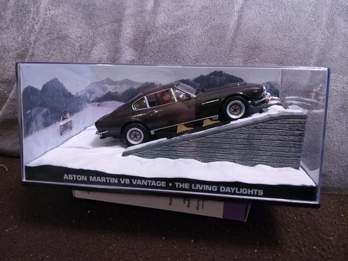 James bond modellauto 43 - james,