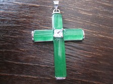 traumhaft schöner Kreuz Anhänger 18ct Weißgold vergoldet Jade leuchtend grün
