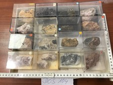 Kleine Sammlung mit Mineralien
