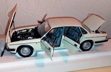 1:18 JAGUAR XJ 6 (Daimler XJ40) Farbe: Glacier White * LIMITED EDITION * NEU OVP
