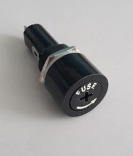 NoName, 1 Stück Einbau-Sicherungshalter, US-Sicherung, 6x32mm, unbenutzt