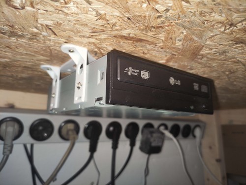 Optical drive under - 5,25", desk