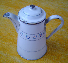 Uralte Kanne mit Deckel