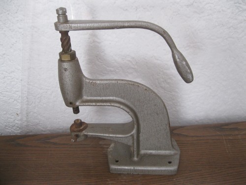 Alte ösenpresse - alte,