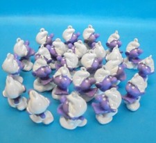 25 lila MINI SCHLÜMPFE zusammen gegossene Anhängeröse Schleich purple smurfs