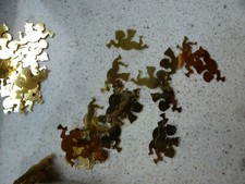 30 g Streu Deko Dekoration Streuen NEU Engel gold Metall 2 cm x 1,1 cm  NEU