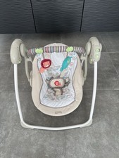 Cozy Kingdom - Bright Starts Comfort and Harmony Babywippe Baby Schaukelstuhl
