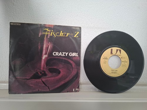 Fischer crazy girl hiding - crazy, /
