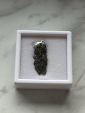 Natürlicher moldavit rohstein - moldavit,