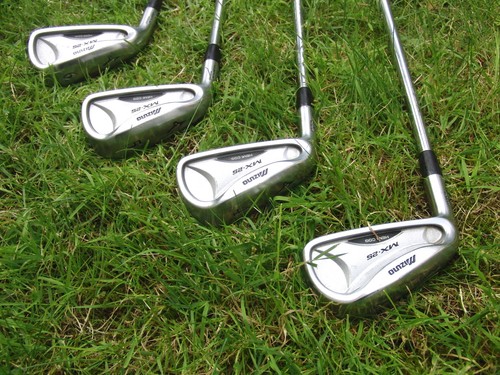 Mizuno - 25,