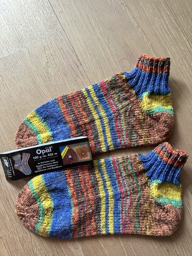 Handgestrickte sneaker socken - handgestrickte, sneaker-socken