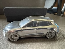 Porsche Macan Turbo silber OVP