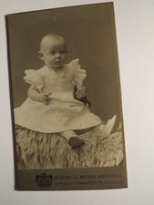 Frankfurt am Main - kleines Kind - Baby im Kleidchen / CDV