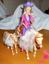 Barbie Puppe mit TAWNY Pferd "Lauffunktion" und Fohlen.
