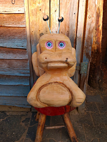 Handgeschnitzte holzskulptur - handgeschnitzte,
