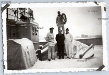 Matrosen tragen weisse