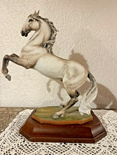 AK Kaiser Porzellanfigur „Maestoso“ – klassisch steigendes Pferd