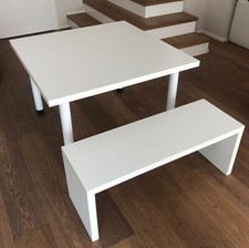 Kindertisch (1x1m)+ Sitzbank weiß, Schreinerarbeit, Resopalbeschichtet, robust