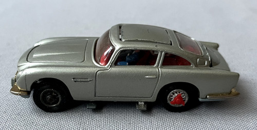 Corgi toys aston martin 5 - db,