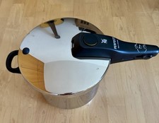 WMF Perfect, Schnellkochtopf 6,5 Liter, Edelstahl, Transtherm für alle Herdarten