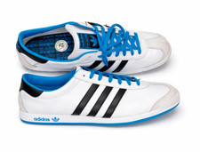 Vintage Adidas "The Sneaker" -