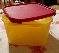 TUPPERWARE Eidgenosse