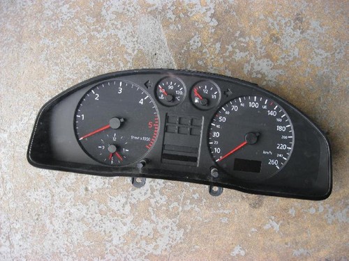 Kombiinstrument audi 2 5 - kombiinstrument,