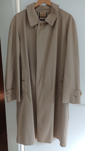 Burberry trenchcoat car - trenchcoat,