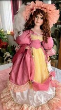 Porzellan Puppe Lady Sarah im alt-rose Kleid mit Hut 67cm