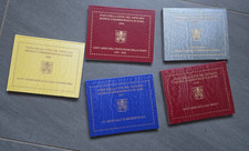 Lot von 5 leeren 2 Euro Gedenkmünzen Konvolut im Original Folder 2004 bis 2009