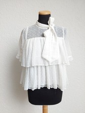 Weiße Volants Punkte