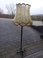 Handgeschmiedete Stehlampe / Schirm ist Schweinsblase