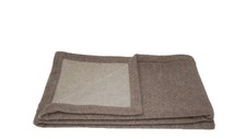 Lammwolldecke mit Kuvertsaum