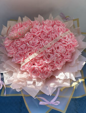 Künstlicher Rosenstrauß