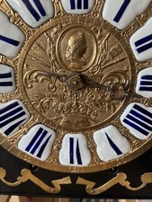 KLEINE EINZEIGER COMTOISE I 12 KARTUSCHEN  I AUFSATZ HECKE I CA. 1730 / 40I 