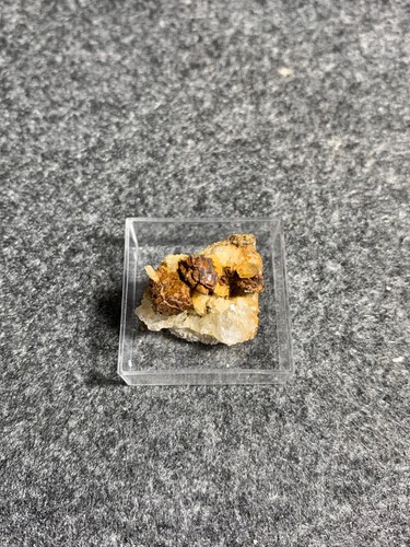 Pyrit limonit petit - pyrit, limonit,