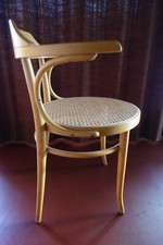 Thonet Stuhl Armlehnenstuhl Typ 233 Bugholzstuhl Vierfußgestell aus Bugholz.