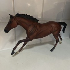 Breyer Modelpferd Traditional  Brauner  Sam Alt