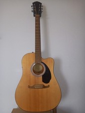 Westerngitarre mit Tonabnehmer