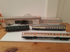 Modelleisenbahn HO Rivarossi E Lok Für Märklin  × 2 X Lima Personenanhänger
